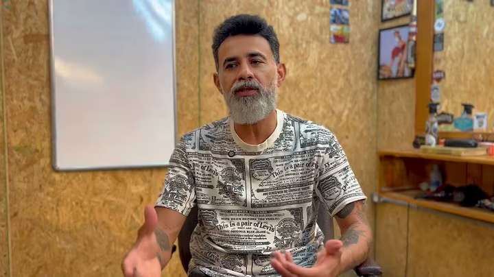 Entrevistado falando sobre turismo comunitário em Cumbuco